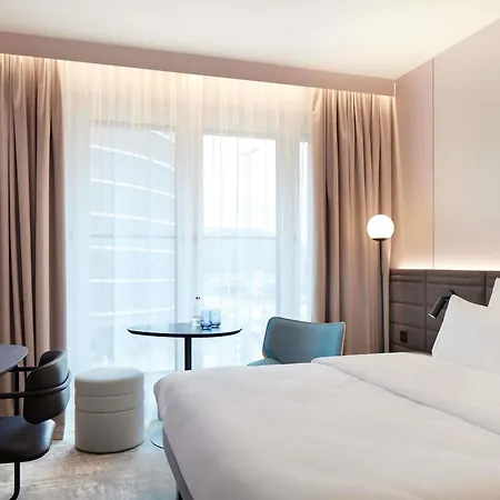 Novotel Hamburg Central Station-2